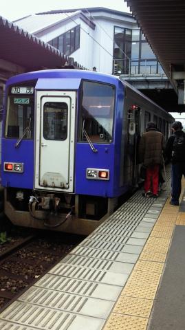 電車はワンマンでこの１両だけの電車でした。