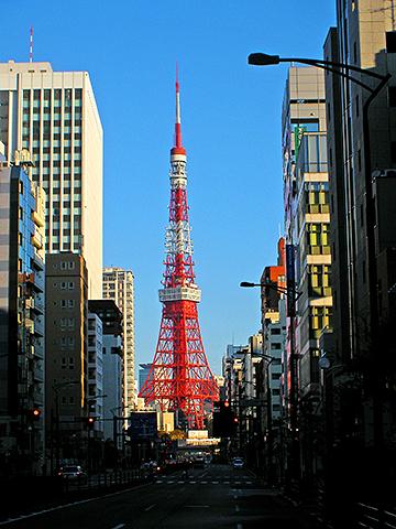 地デジで役割を終える東京タワー。