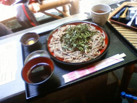 名月院近くで頂いたお昼のお蕎麦。暑かったのです～っとしました。