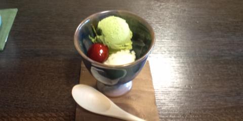 自家製抹茶アイスとゆず豆乳アイス
このあとコーヒーで締めました

昼から大満足