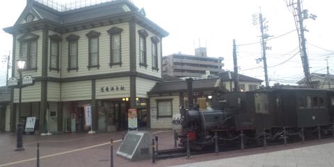 路面電車の駅
蒸気機関車「坊ちゃん列車」は今でも現役