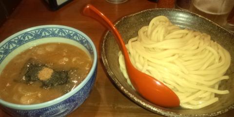 今宵も深夜残業・・・
腹減ったので、神田三田製麺所で一人ぼっちのプチお祝い
