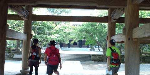 円覚寺を参拝
我々男塾は体験入塾の身ゆえ、姫君たちとは未だビミョーな距離が・・・