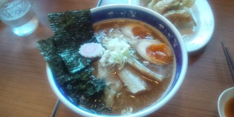 コレド室町「せたが屋」
魚系だがしっかりしたダシに細縮れ麺