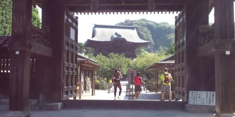 続いて建長寺へ
ジェリーズ氏、もうちょっと近づこう！