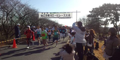 5kmの部スタート
このあとウオームアップがてらカミサンの伴走