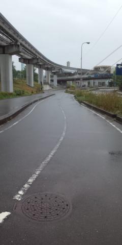 sugyonロード（万博周回コース）
ここから１周５kmが始まります