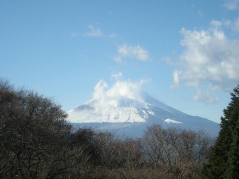 足柄峠からの富士山はなかなか綺麗でした。