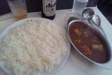 さりげなくビールが。
梅雨明けにつき、御免。