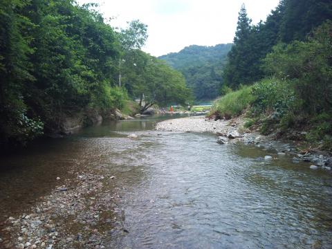 注連指（しめさす）という所の河原