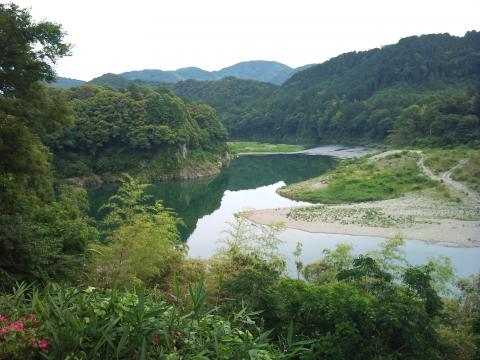 一応目的地の柳原神社からの絶景ポイント。