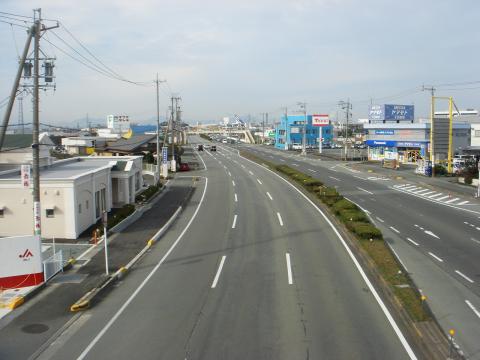 進行方向。この先、宮川手前の折り返し地点に向かう。