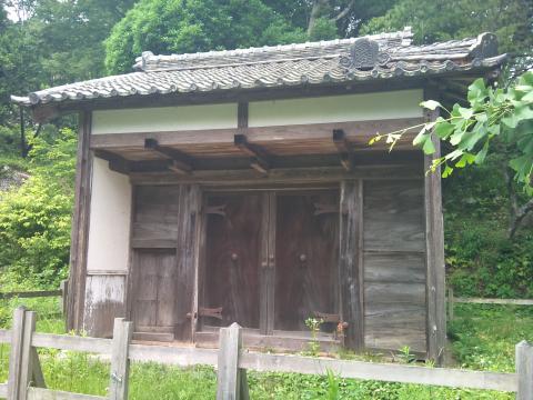 玉城城の山門？