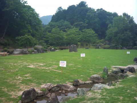 ふれあいの館の裏の庭園