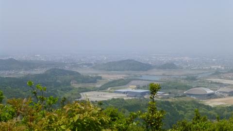 展望が開けた昼川山北峰。
サンアリーナがいつもとは少し違う角度で見えた。