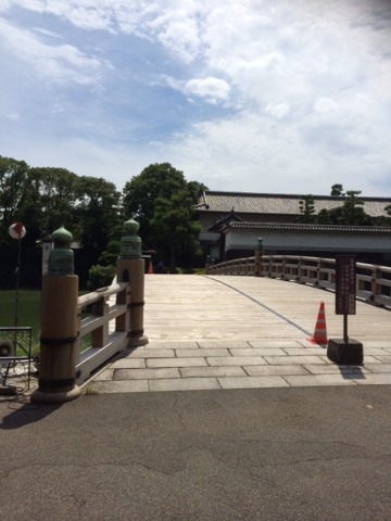 平河門！　ナイトランの時に入ったけど、石畳の階段が奥にあるんですよ～。