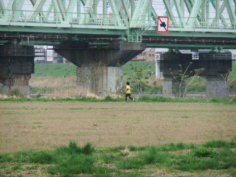 東京マラソン以来、仕事が忙しく全くといって走っていないと言う「サブローさん」は延々とアップに時間を費やす（笑）
何キロ走ったんだろう？