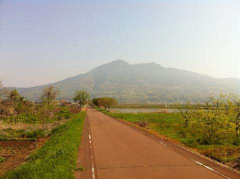 りんりんロードから筑波山を望む