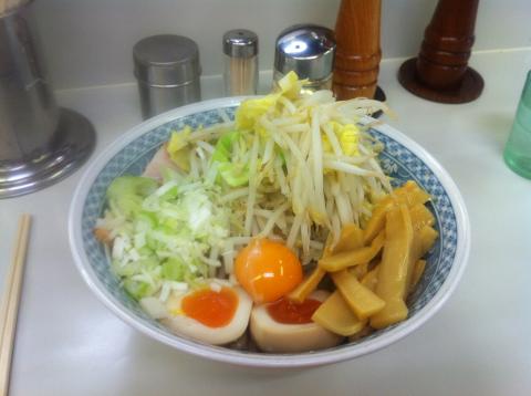 走ったから食べるのか？食べたいから走るのか？
油そば（野菜増、にんにく）