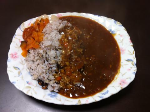前回はかみさんが、今回は私が作ってみた。
Takano'sレシピにヨーグルトとはちみつを加えてみました。
さて味は如何に！これから３杯食いまーす！！