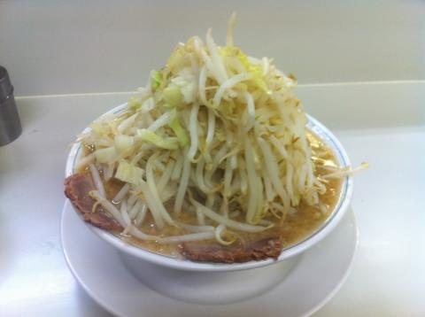 無料トッピング：野菜増し（普通->多め->増し->増し増し）、にんにく