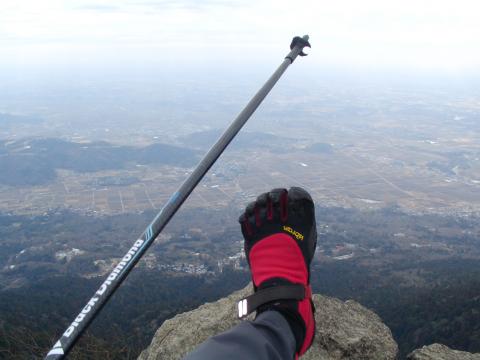 女体山山頂。今日は、富士山、スカイツリーは拝めませんでした。