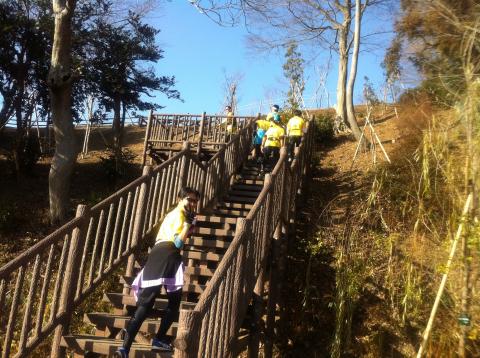 途中、景色の良い高台の公園へ