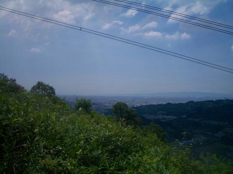 大阪市内を望む。中央の左寄りにOBPのツインタワーが見えています