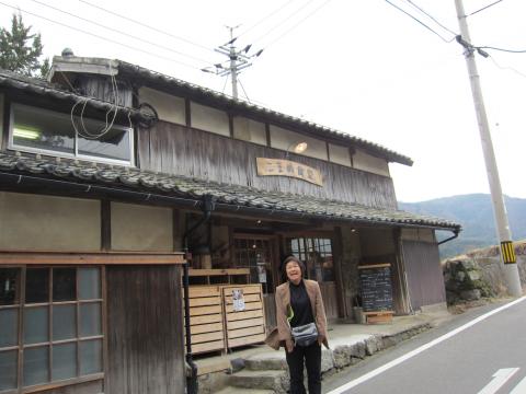 有名な「こまめ食堂」！マスコミにもよく出ているそうです。小豆島の材料を使った自然食品の和食レストラン。要予約なんですが、たまたま席が空いてたので、入れました！(^-^)v