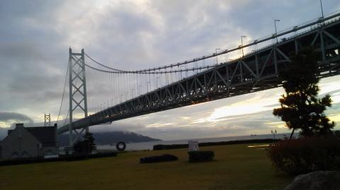 午前中、雨だったのですが、夕方には青空が見えてきました！