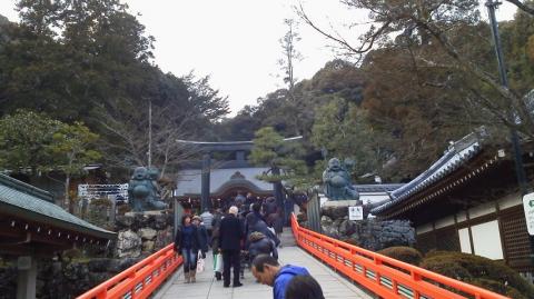 最後は布袋さんの神社なのですが、鳥居両脇にいらっしゃいました(^-^)