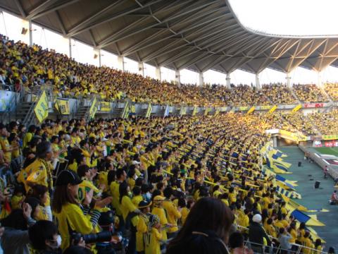 満員のフクアリ。ジェフサポーターの熱気は凄かった!