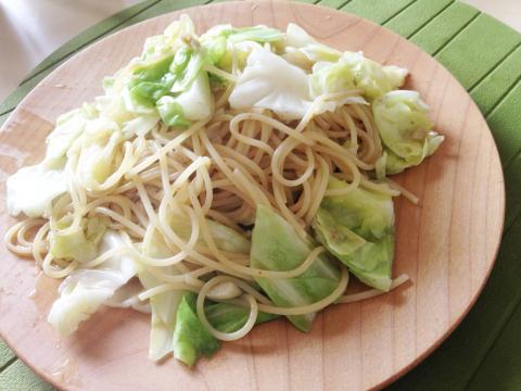 久しぶりに女房が作ってくれたキャベツとアンチョビのパスタを食す。