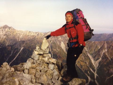 帰りの電車の中で、湘南さんが昔の登山の写真を見せてくれた。わっかいなー。