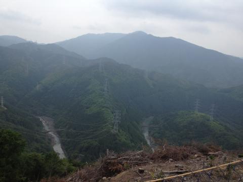 ちょっと曇ってはいたが保津峡のワイルドな（これ本気）絶景。