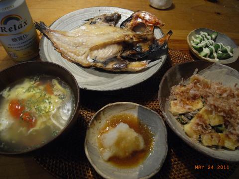 金目鯛の開きと福島産のほうれん草のおひたしがメイン。