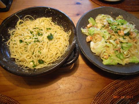 昨日のお昼のパスタ。2/3は一人で食べたので、胃ももたれるよね。