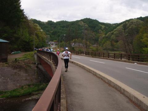 50キロから先はこのような里の道がずっと続く。