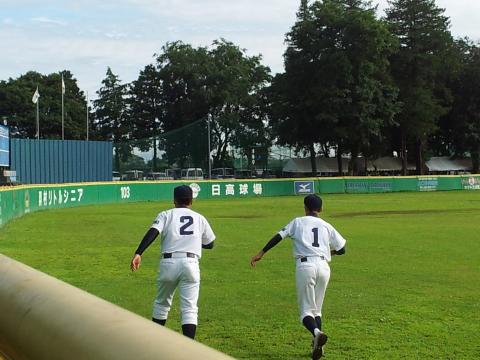 投手（次男）と捕手は別メニューで試合前は調整
（なんかえらそうな二人・・）