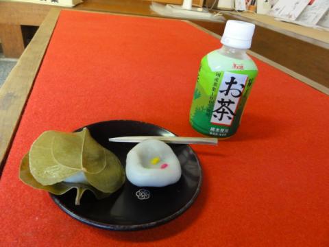 鈴鹿越えに臨んで

関宿名物「志ら玉」で腹ごしらえ