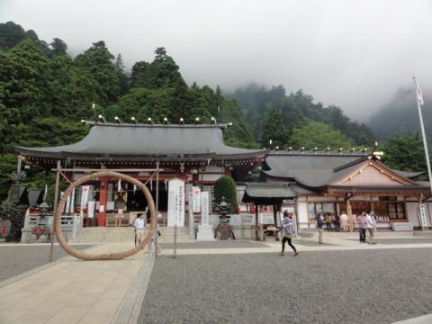 下社到着！　上空がガスってますなぁ・・。