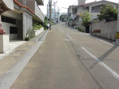 今日の目的地は・・・・この激坂を登らなければならない。
ランにしなくて良かったゼ（疲労溜めジョグになってしまう）。