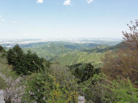 日の出山頂についた～

山頂では気まぐれオヤジ様がお出迎え～