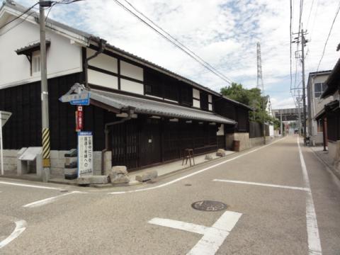 ちょっとこちらへ寄り道～♪
八丁蔵通り
ここへも二度目の来訪（懲りない奴）