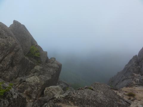 ６：０４
高嶺山へ続く登山道