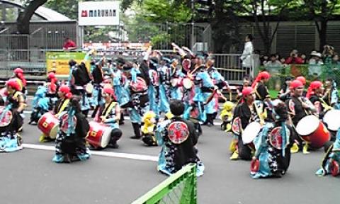 YOSAKOIソーラン祭り＠大通り公園。　沖縄のエイサー風