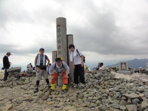 3人そろって、1たす2たすサンバルカン！