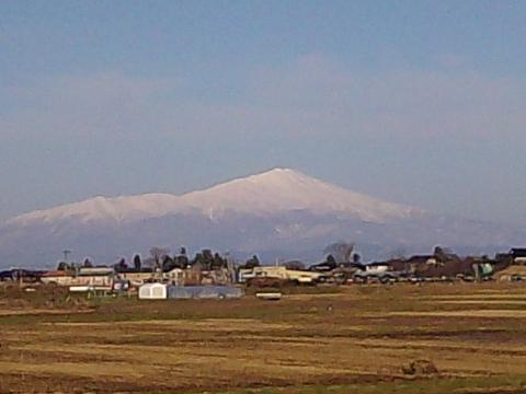 今日のスタート位置からです。下りは鳥海山を観ながらです。