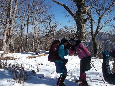 MORIちゃんと由里さんは一行と別れ蛭が岳へ向い蛭が岳山荘で１泊　険しい路が続くので気をつけて〜