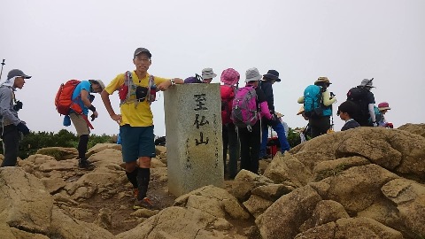 至仏山　初登頂　しかし視界ゼロ